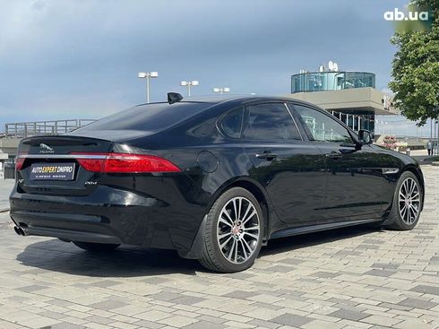 Jaguar XF 2016 - фото 22