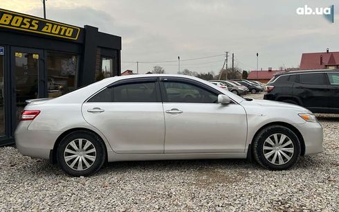 Toyota Camry 2011 - фото 8