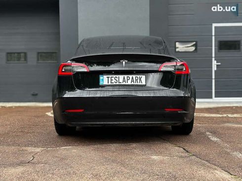Tesla Model 3 2021 - фото 9