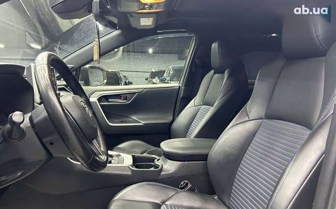 Toyota RAV4 2020 - фото 10