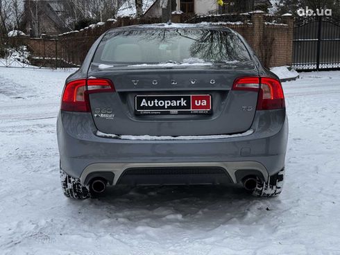 Volvo S60 2016 серый - фото 16