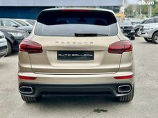Продаж вживаних Porsche Cayenne 2015 року - купити на Автобазарі