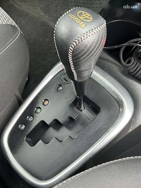 Toyota Yaris 2015 - фото 30