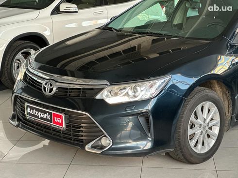 Toyota Camry 2015 серый - фото 7