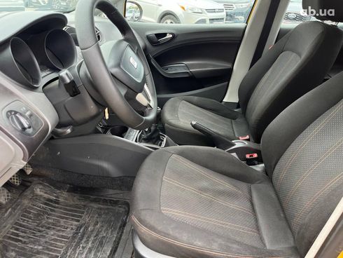 SEAT Ibiza 2011 желтый - фото 13