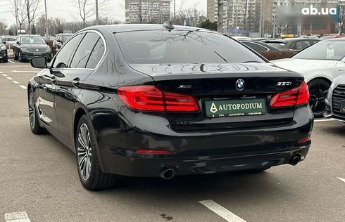 BMW 5 серия 2017 - фото 12