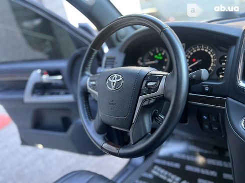 Toyota Land Cruiser 2020 - фото 2