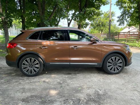 Lincoln MKX 2018 коричневый - фото 6