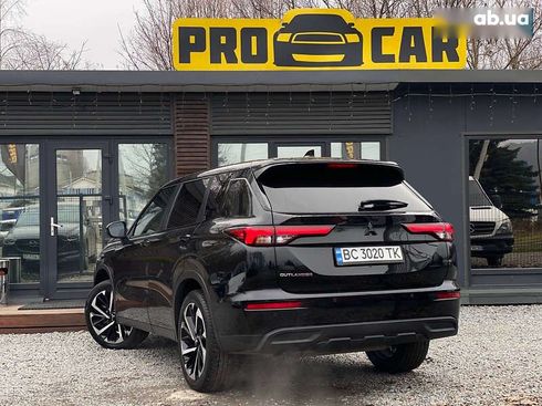 Mitsubishi Outlander 2021 - фото 3