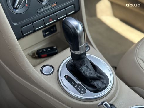 Volkswagen Beetle 2015 синий - фото 12