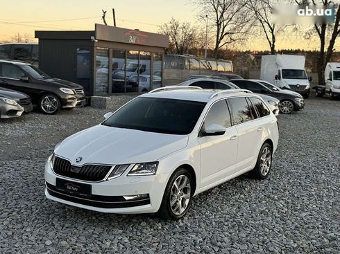 Skoda Octavia 2017 - фото 17