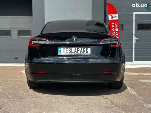 Tesla Model 3 2021 - фото 9