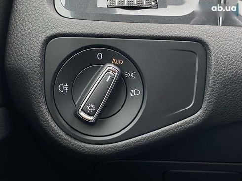 Volkswagen e-Golf 2020 - фото 26