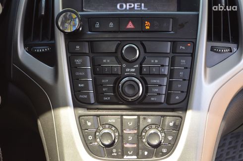 Opel Astra J Hatchback 2010 черный - фото 18