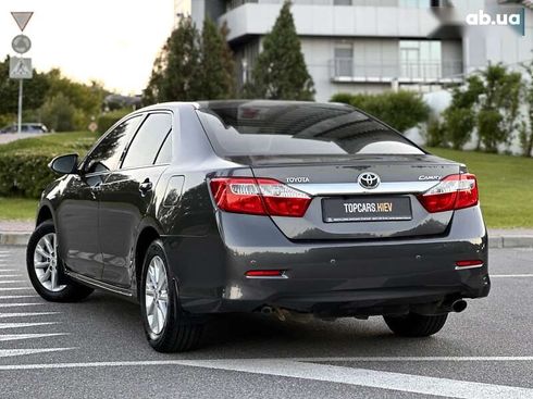 Toyota Camry 2011 - фото 12