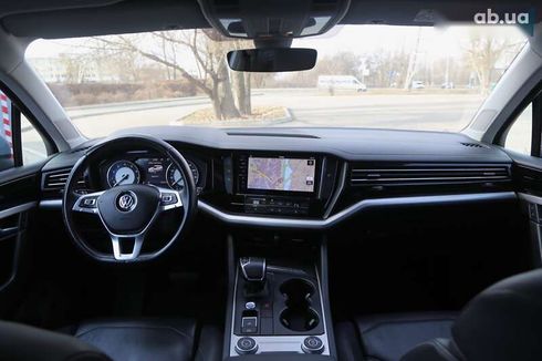 Volkswagen Touareg 2019 - фото 12