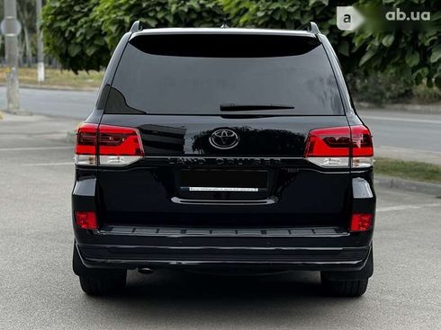 Toyota Land Cruiser 2018 - фото 11