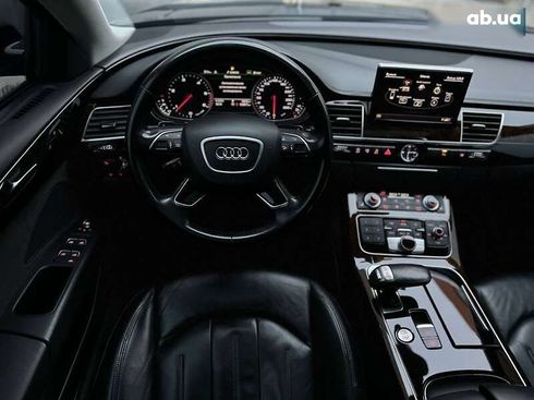 Audi A8 2017 - фото 25