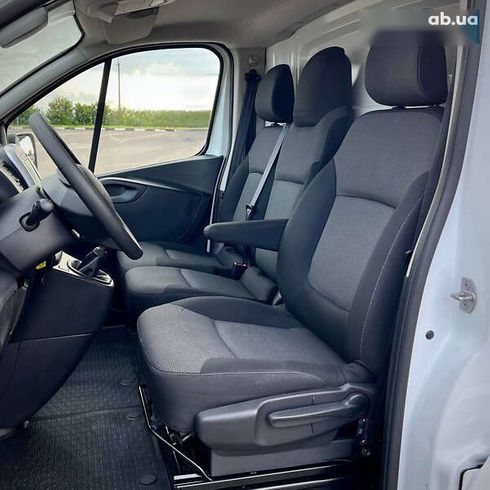 Renault Trafic 2021 - фото 20