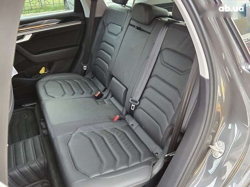 Volkswagen Touareg 2022 - фото 15