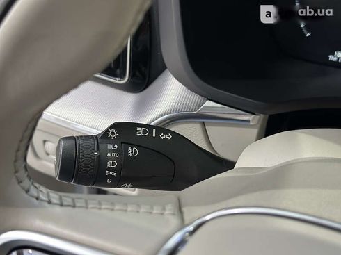 Volvo XC60 2017 - фото 30