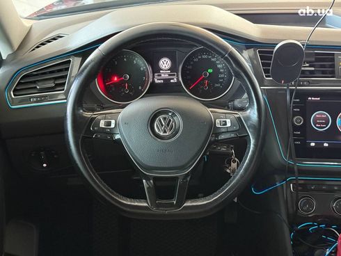 Volkswagen Tiguan 2018 черный - фото 17