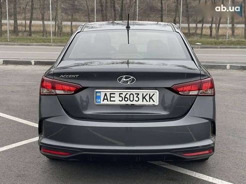 Hyundai Accent 2021 - фото 6