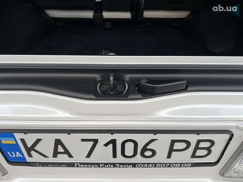 Lexus LX 2017 - фото 24