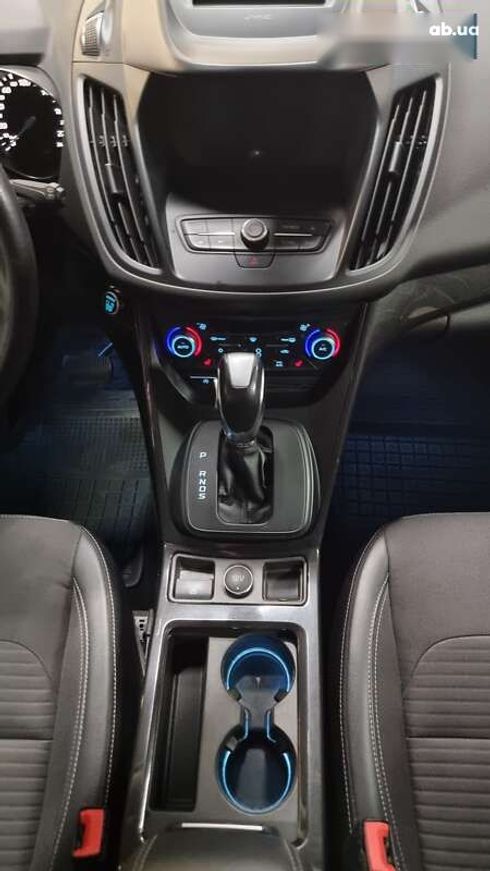 Ford Kuga 2019 - фото 8