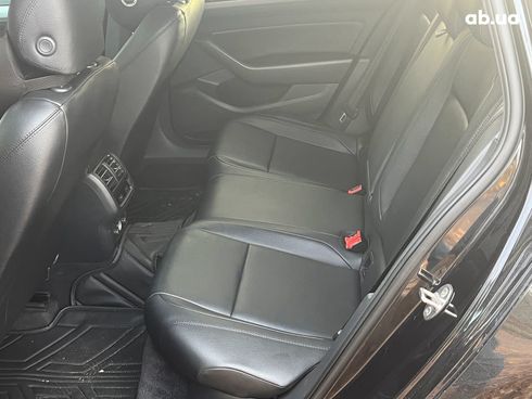Volkswagen Passat 2015 черный - фото 23
