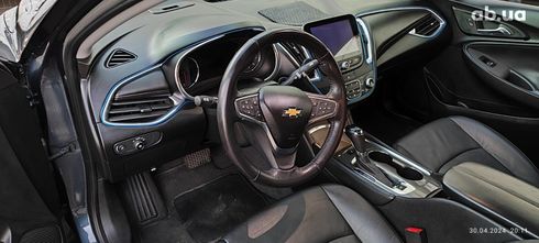 Chevrolet Malibu 2019 серый - фото 7