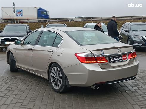 Honda Accord 2013 бежевый - фото 6