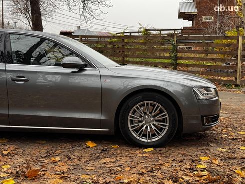 Audi A8 2016 серый - фото 5