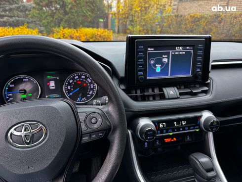 Toyota RAV4 2019 серый - фото 27