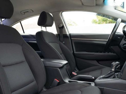 Hyundai Elantra 2018 - фото 27