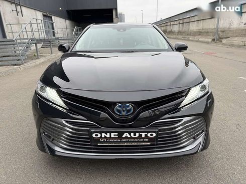 Toyota Camry 2019 - фото 3