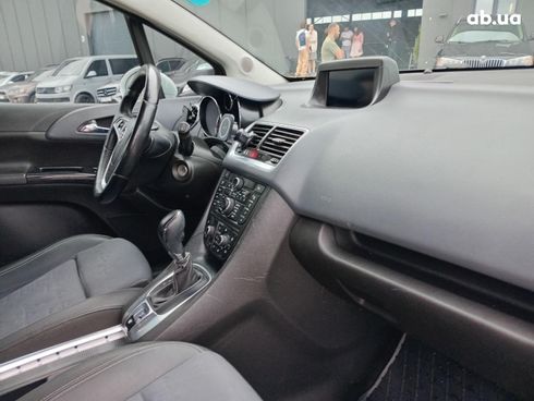 Opel Meriva 2012 белый - фото 26