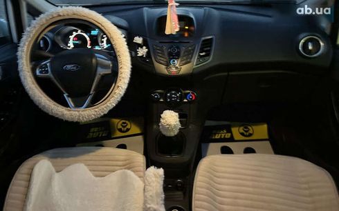 Ford Fiesta 2016 - фото 9