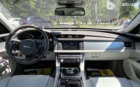 Jaguar XF 2016 - фото 15