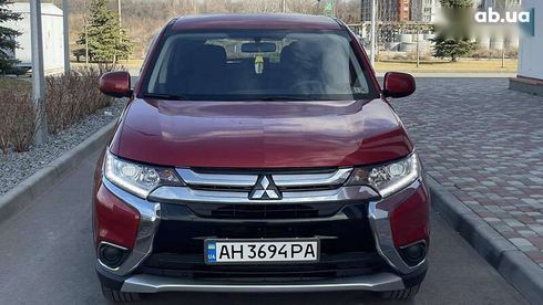 Mitsubishi Outlander 2017 - фото 2