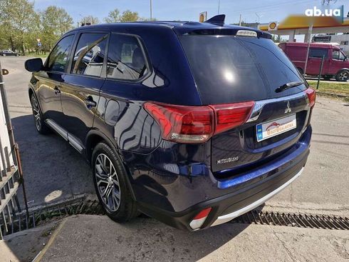 Mitsubishi Outlander 2017 - фото 4