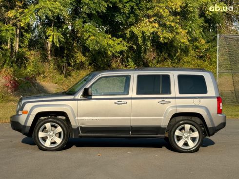 Jeep Patriot 2016 серебристый - фото 4