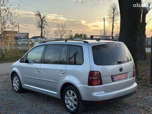 Volkswagen Touran 2008 - фото 17