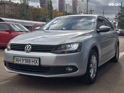 Volkswagen Jetta 2012 - фото 2
