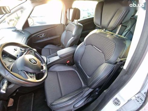 Renault Scenic 2019 - фото 17