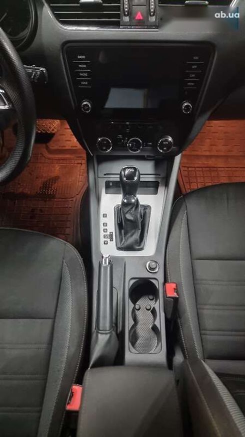Skoda Octavia 2018 - фото 8