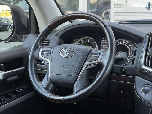 Toyota Land Cruiser 2019 - фото 15