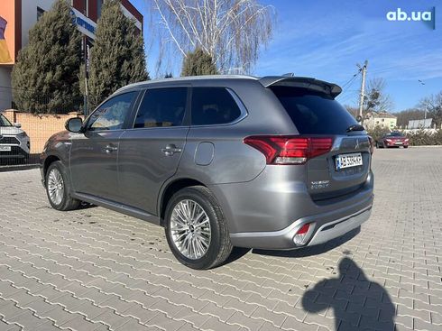 Mitsubishi Outlander 2020 - фото 13