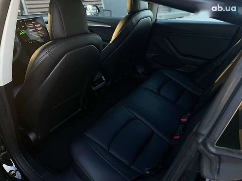 Tesla Model 3 2022 - фото 6
