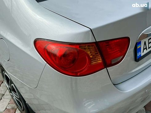 Hyundai Elantra 2011 - фото 12
